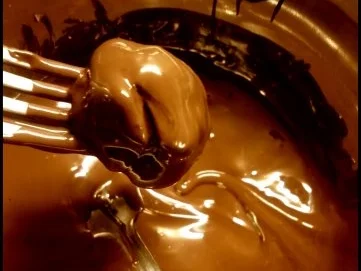 Rezept: Schokoladen-Kirsch-Küsschen Bild Nr. 13 Schokoladen-Kirsch-Küsschen - Rezept - Bild Nr. 13