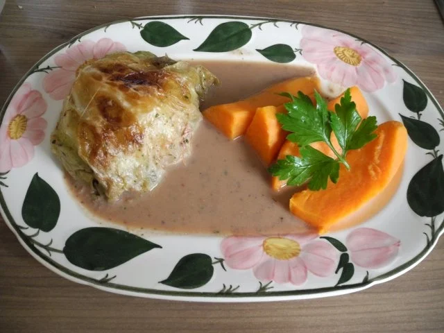 Vegan : Kohlrouladen mit Füllung an Kastaniensoße - Rezept