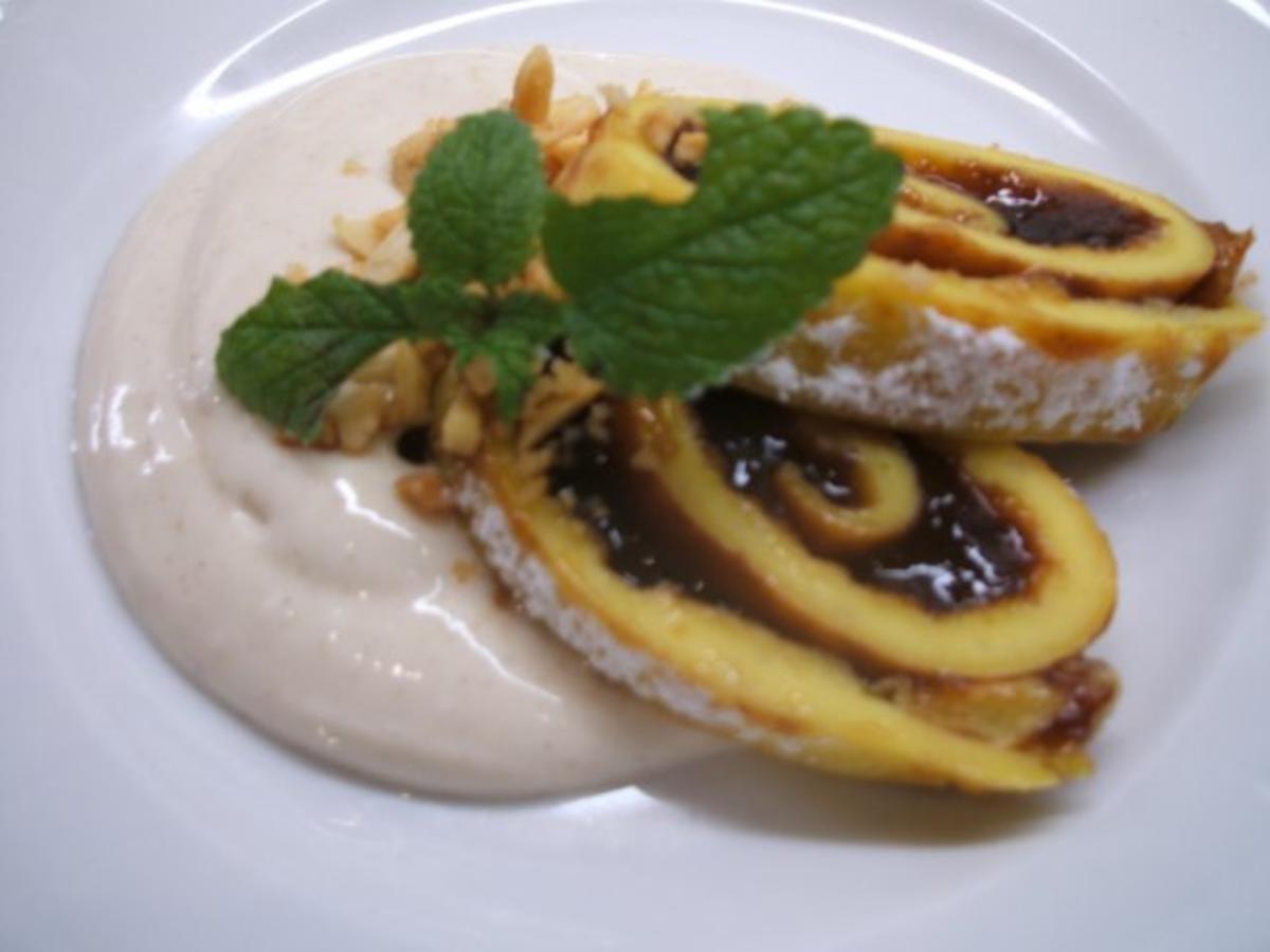 Dessert: Powidl-Palatschinken auf Zimt-Honig-Joghurt - Rezept