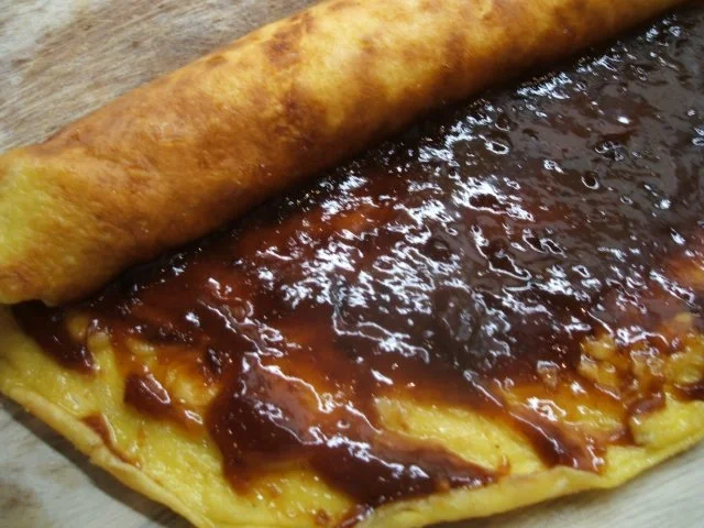 Dessert: Powidl-Palatschinken auf Zimt-Honig-Joghurt - Rezept - Bild Nr. 5