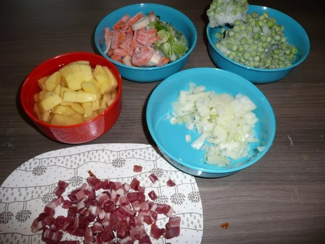 Rezept: Erbsensuppe mit Speckwürfel. Erbsensuppe mit Speckwürfel. - Rezept