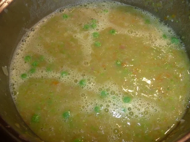 Rezept: Erbsensuppe mit Speckwürfel. Bild Nr. 4 Erbsensuppe mit Speckwürfel. - Rezept - Bild Nr. 4