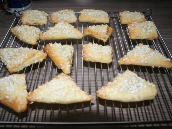 Rezept: Saure Sahne Plätzchen a la Oma Edith Bild Nr. 3 Saure Sahne Plätzchen a la Oma Edith - Rezept - Bild Nr. 3