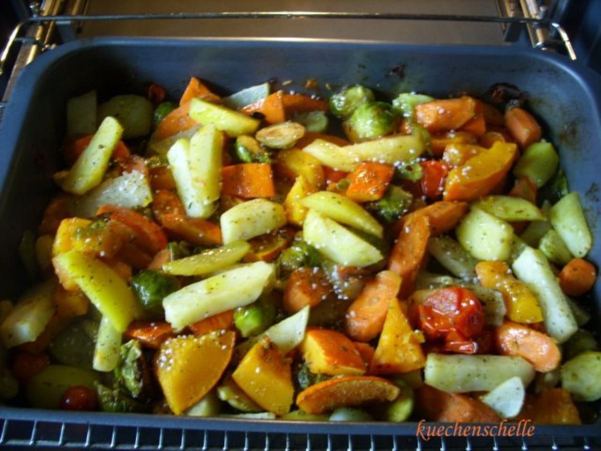 Herbstliches Ofengemüse mit gebratenem Fisch - Rezept - Bild Nr. 2