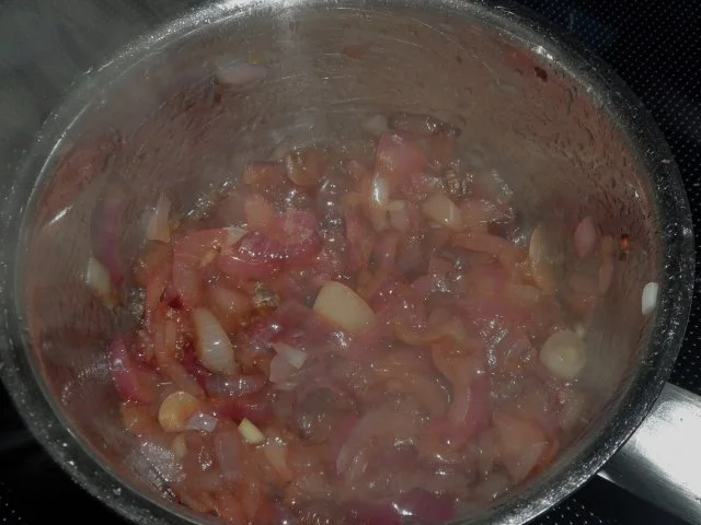 Feta-Trauben-Tarte mit Schwarzkümmel und karamellisierten Zwiebeln - Rezept - Bild Nr. 6