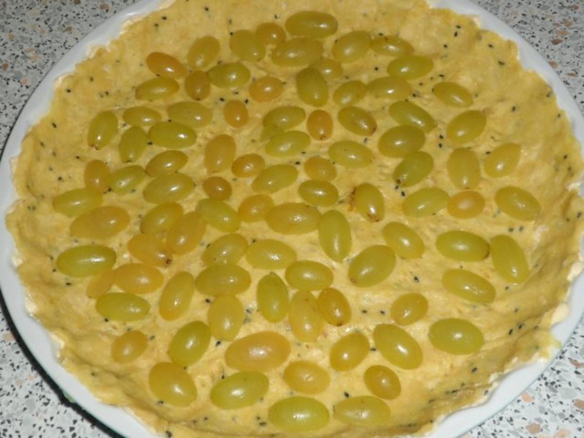 Feta-Trauben-Tarte mit Schwarzkümmel und karamellisierten Zwiebeln - Rezept - Bild Nr. 10