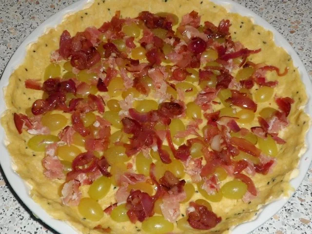 Feta-Trauben-Tarte mit Schwarzkümmel und karamellisierten Zwiebeln - Rezept - Bild Nr. 12