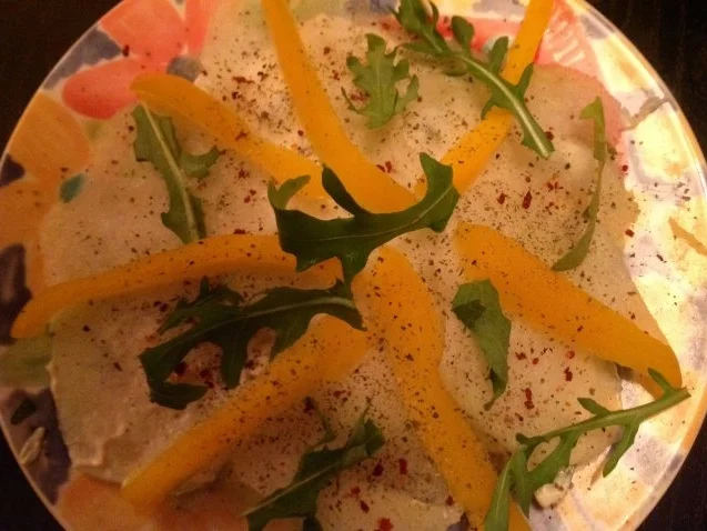 Kohlrabicarpaccio mit Yoghurtsoße - Rezept - Bild Nr. 2