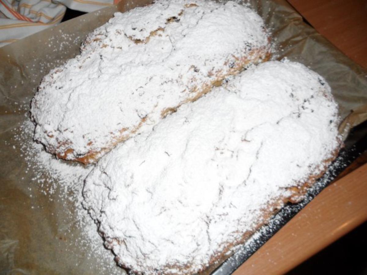 Stollen mit Mehl und Hefe - Rezept mit Bild - kochbar.de Stollen mit Mehl und Hefe - Rezept mit Bild - kochbar.de