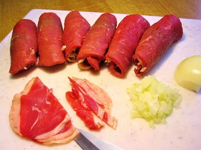 Kleine Rouladen aus Minutensteaks ... - Rezept - Bild Nr. 4