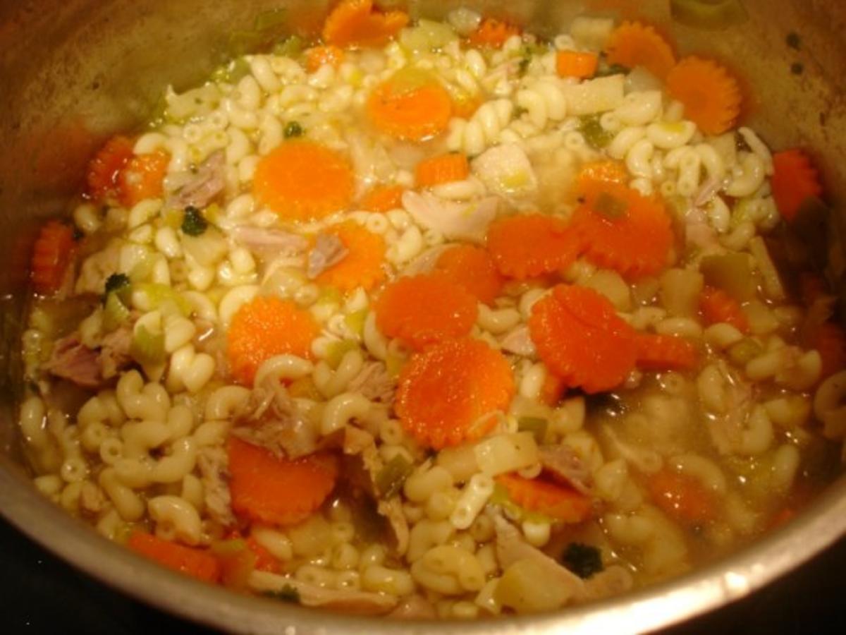 Hähnchen-Hörnchennudel-Eintopf - Rezept - kochbar.de