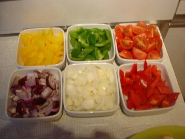 Hähnchenschenkel auf Gemüsebett - Rezept - Bild Nr. 3