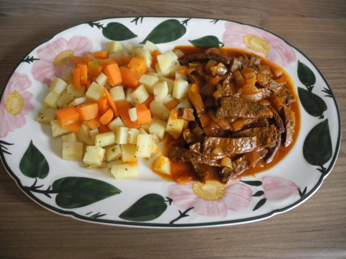 Vegan : Soja - Gulasch an Gemüse - Rezept