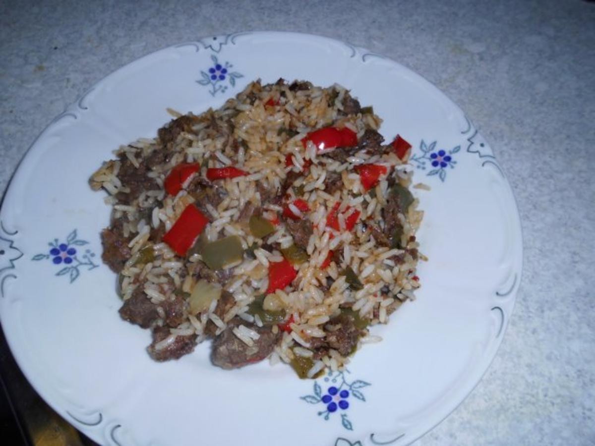 Senats-Rindfleisch mit Paprika und Zwiebeln - Rezept - kochbar.de