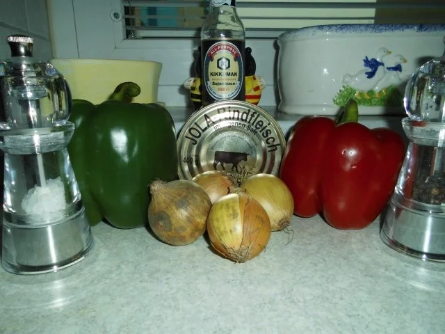 Rezept: Senats-Rindfleisch mit Paprika und Zwiebeln Bild Nr. 2 Senats-Rindfleisch mit Paprika und Zwiebeln - Rezept - Bild Nr. 2