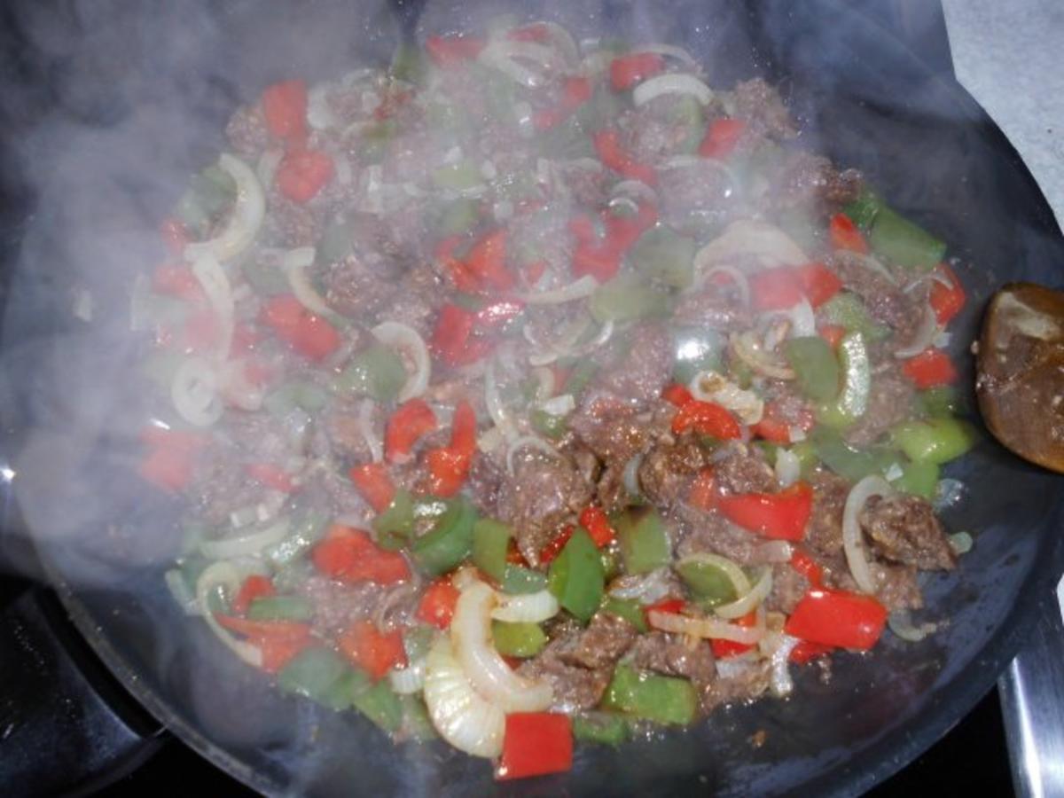 Senats-Rindfleisch mit Paprika und Zwiebeln - Rezept - Bild Nr. 7