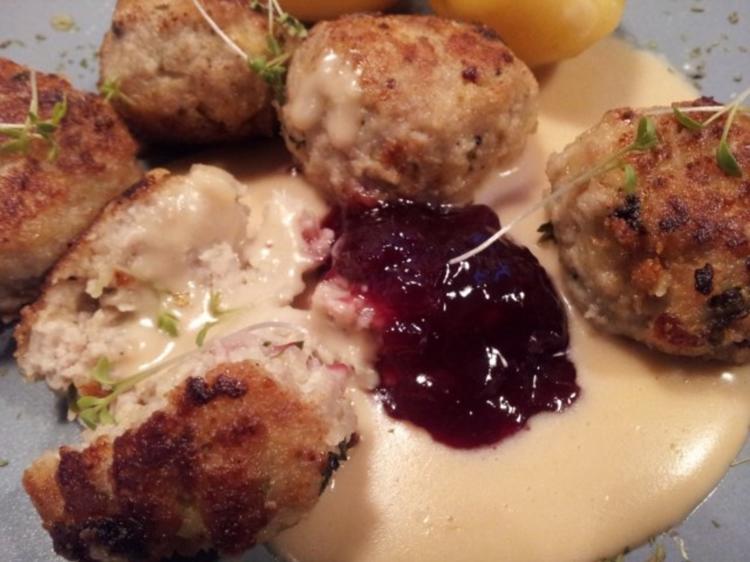 Schwedische Fleischbällchen in Sahnesoße - Svenske Köttbullar i ...