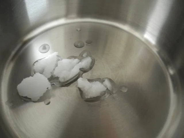 Vegan : Kürbis - Suppe mit Kokos-Brotwürfelchen und Kürbiskernen - Rezept - Bild Nr. 5