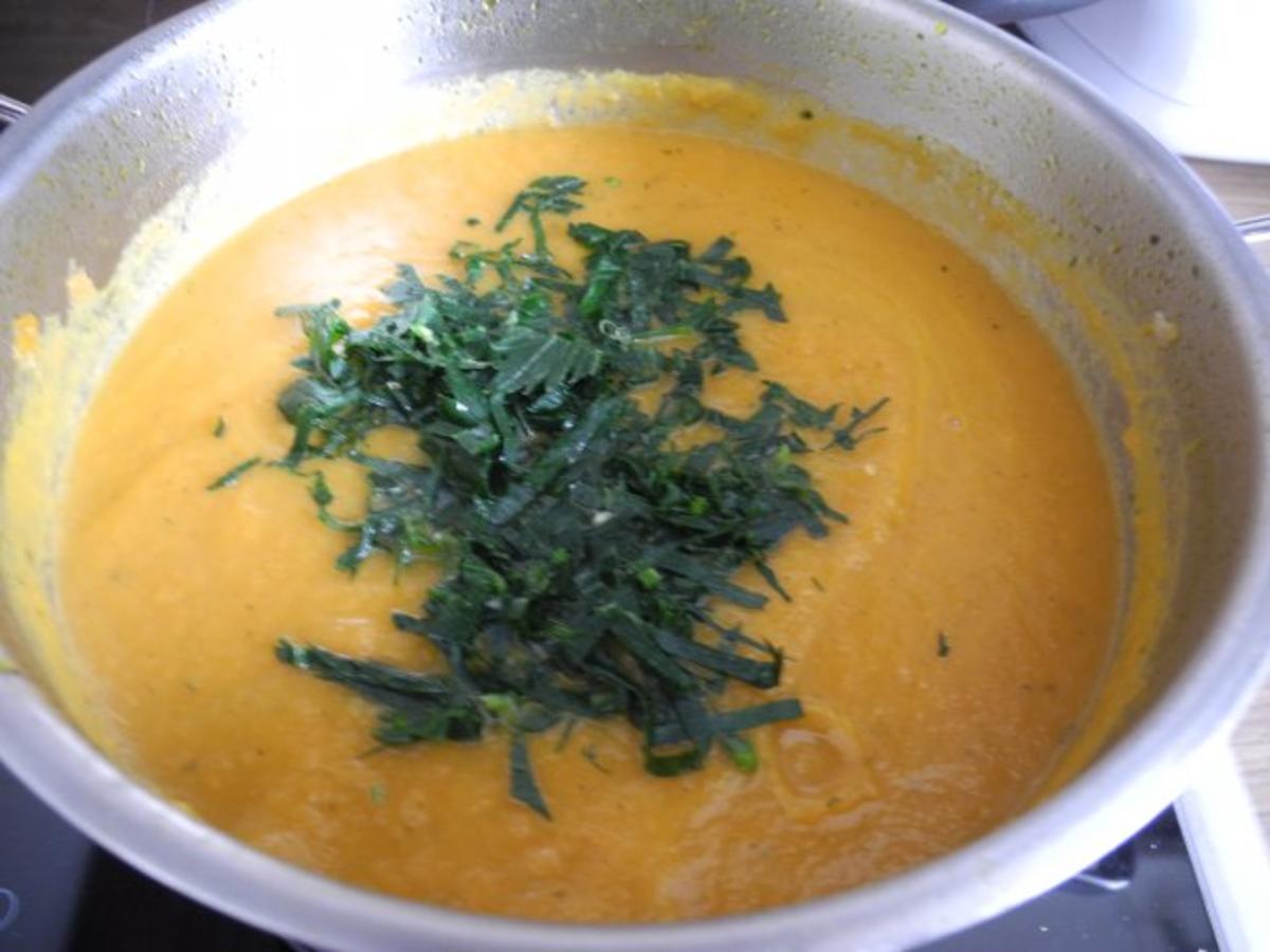 Vegan : Kürbis - Suppe mit Kokos-Brotwürfelchen und Kürbiskernen - Rezept - Bild Nr. 14