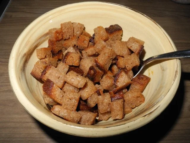 Vegan : Kürbis - Suppe mit Kokos-Brotwürfelchen und Kürbiskernen - Rezept - Bild Nr. 17