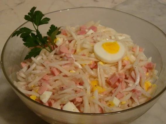 Rezept: Schneller Rettichsalat mit Bierschinken und Eiern Schneller Rettichsalat mit Bierschinken und Eiern - Rezept