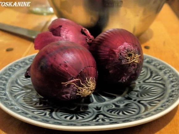 Rezept: Tarte mit Rotwein-Balsamico-Zwiebeln Bild Nr. 4 Tarte mit Rotwein-Balsamico-Zwiebeln - Rezept - Bild Nr. 4