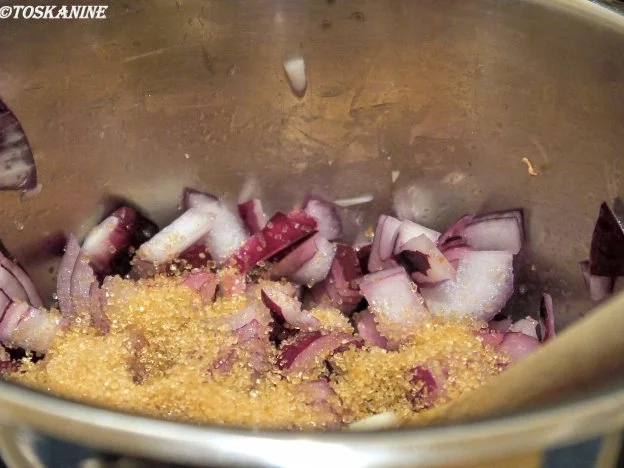 Rezept: Tarte mit Rotwein-Balsamico-Zwiebeln Bild Nr. 7 Tarte mit Rotwein-Balsamico-Zwiebeln - Rezept - Bild Nr. 7