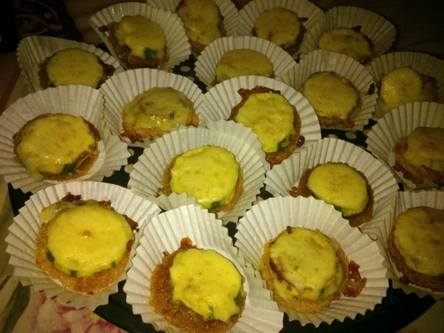 Rezept: Brotchips- Zucchini Häppchen Bild Nr. 3 Brotchips- Zucchini Häppchen - Rezept - Bild Nr. 3