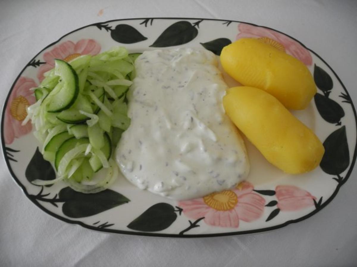 Vegetarisch : Pellkartoffeln - Zwiebelquark - Gurkensalat - Rezept