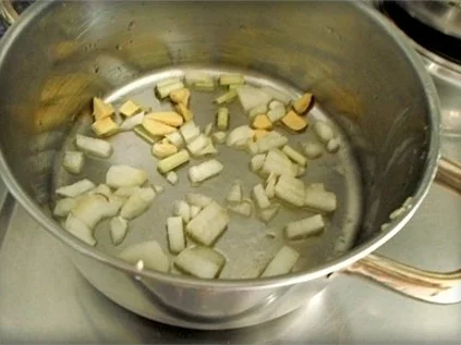 Rezept: Butternut - Kürbis Cremesuppe Bild Nr. 4 Butternut - Kürbis Cremesuppe - Rezept - Bild Nr. 4