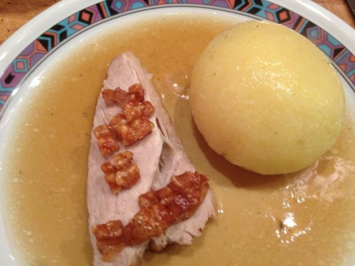 Bilder für Krustenbraten mit Schwein Bratenfleisch mit Schwarte und Suppengrün frisch Rezept