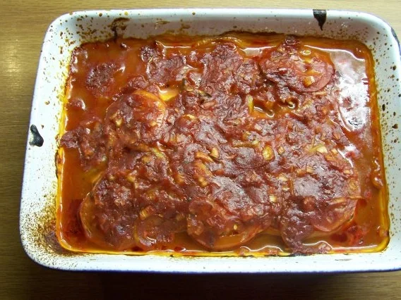 Putensteaks mit Champignons, Tomaten in Chilisoße überbacken - Rezept - Bild Nr. 2