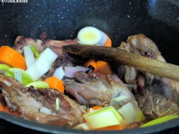 Ravioli mit Hühnchen-Cranberry-Füllung, dazu Cranberry-Sauce - Rezept - Bild Nr. 6