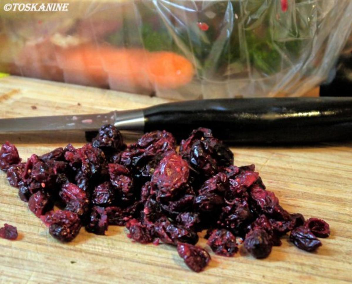 Ravioli mit Hühnchen-Cranberry-Füllung, dazu Cranberry-Sauce - Rezept - Bild Nr. 12