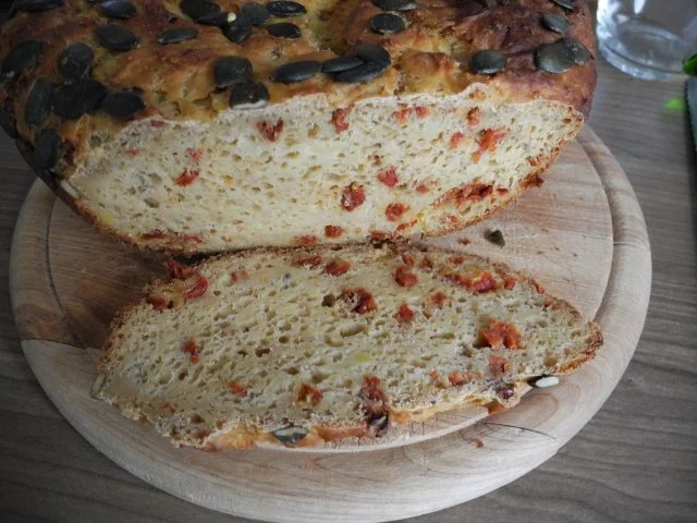 Brot & Brötchen : Kartoffel - Tomaten - Brot - Rezept - Bild Nr. 3