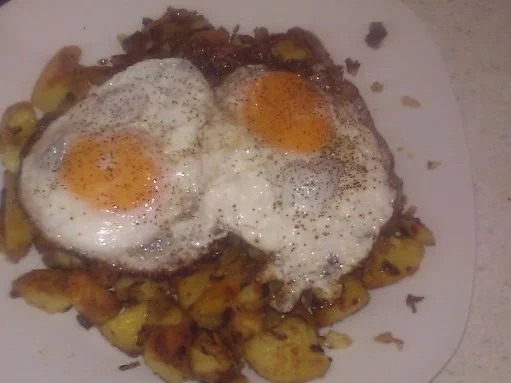 Bratkartoffeln mit Spiegelei - Rezept
