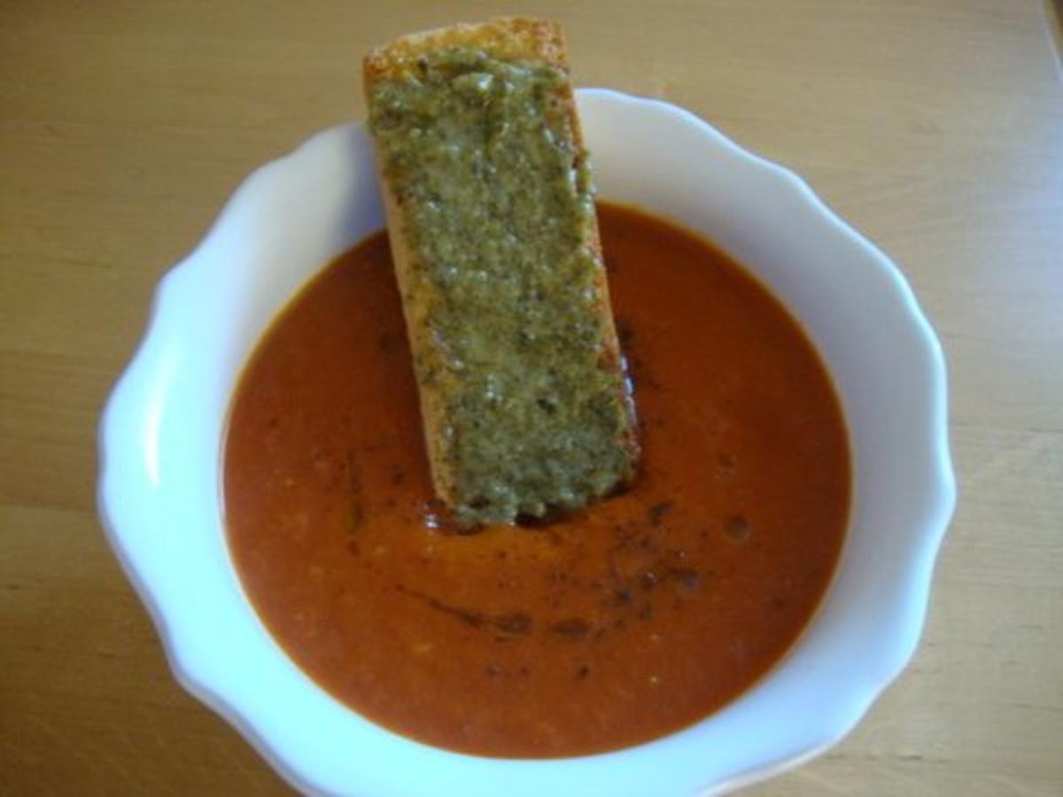 schnelle heiße Tomaten - Grapefruit Suppe mit Pesto Schnitte - Rezept - Bild Nr. 15