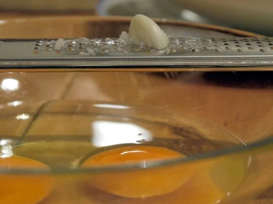 Parmesan-Rosenkohl mit würzigen Hähnchennuggets - Rezept - Bild Nr. 5