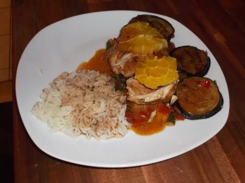 Hähnchenbrustfilet ala Orange auf feinem Paprika-Auberginen-Gemüse - Rezept