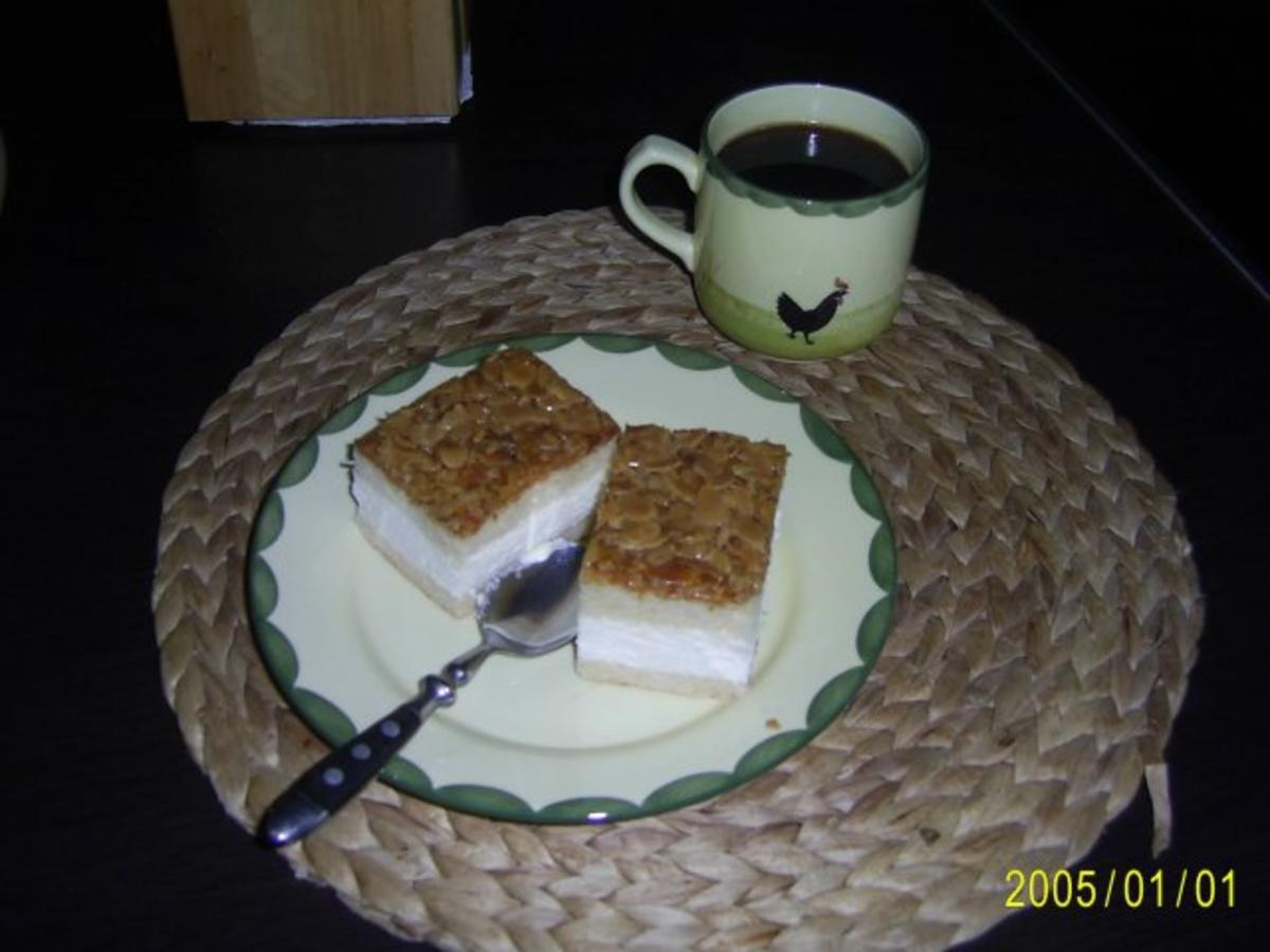 Kuchen: Bienenstich mit Vanille-Creme-Füllung - Rezept - Bild Nr. 3