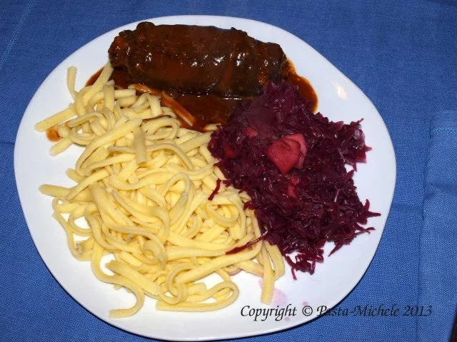 Rezept: Sauerbratenrouladen auf badische Art Sauerbratenrouladen auf badische Art - Rezept