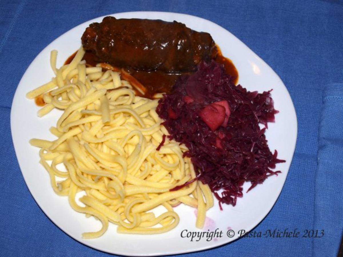 Sauerbratenrouladen auf badische Art - Rezept - kochbar.de