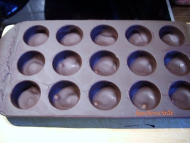 Pralinen: Nougat-Pistazien-Praline - Rezept - Bild Nr. 2