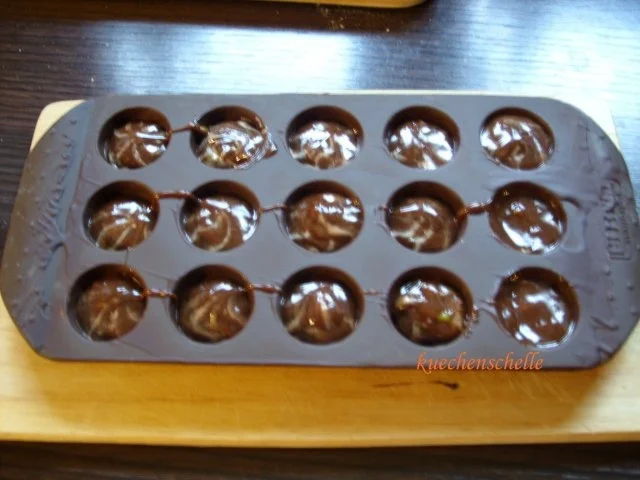 Pralinen: Nougat-Pistazien-Praline - Rezept - Bild Nr. 3