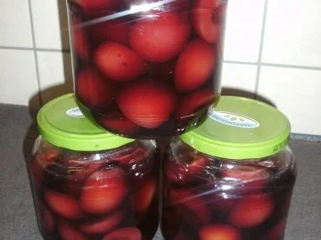 Rotweinpflaumen mit Rum - Rezept