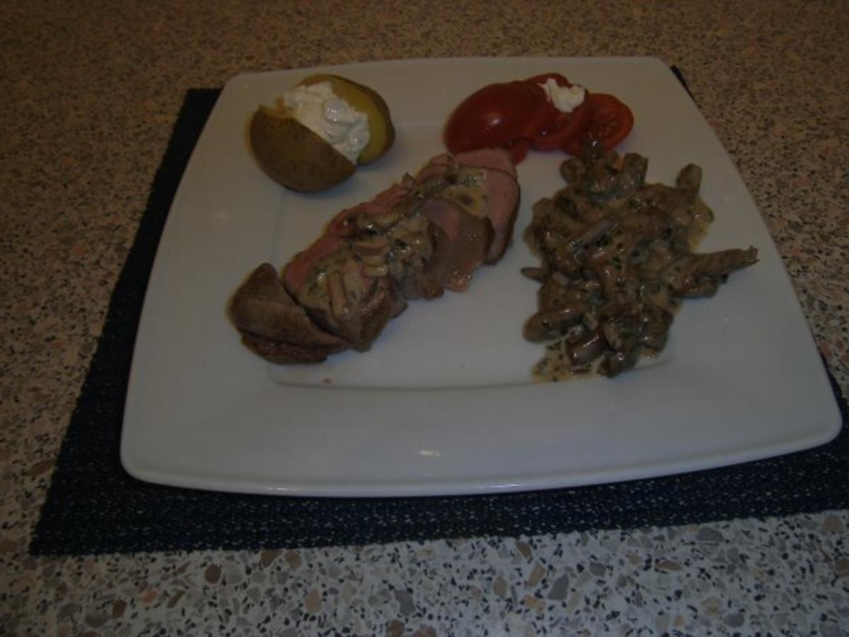 Schweinefilet mit Pfifferlingen - Rezept - kochbar.de