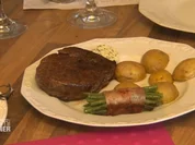 Rinderfilet mit grünen Bohnen im Speckmantel und Rosmarinkartoffeln (Patrick Hufen) - Rezept