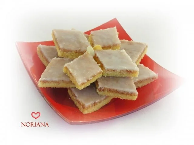 Rezept: Plätzchen: Ernas Zitronenschnitten Bild Nr. 2 Plätzchen: Ernas Zitronenschnitten - Rezept - Bild Nr. 2