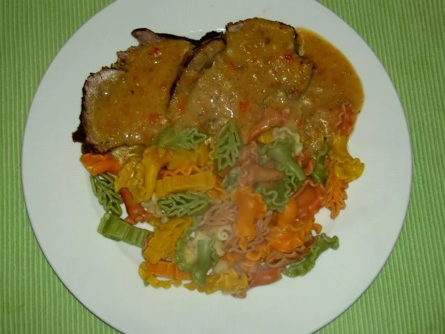 Rezept: Rindsbraten mit Nudeln Rindsbraten mit Nudeln - Rezept