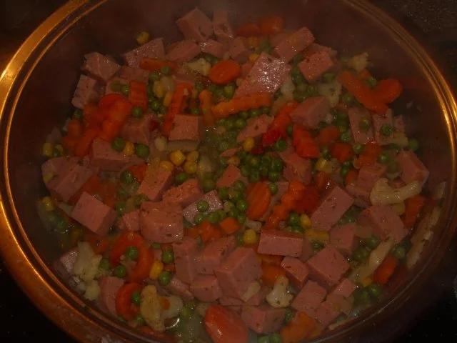 Butternudeln mit Gemüse und Frühstücksfleisch - Rezept - Bild Nr. 5